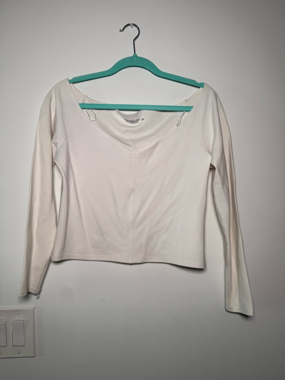 Abercrombie & Fitch Cream Long Sleeve V-Neck Top